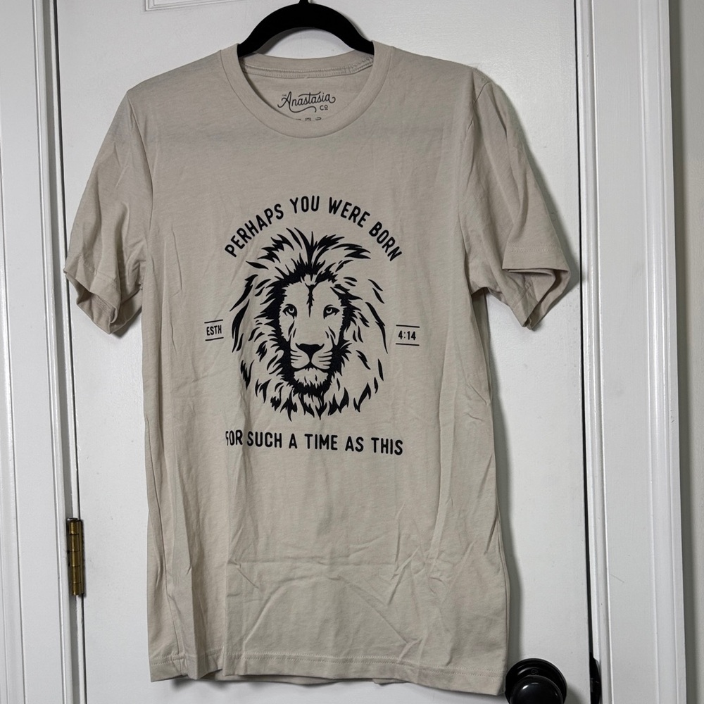 Anastasia Beige Lion Print Tee - Picture 2 of 5